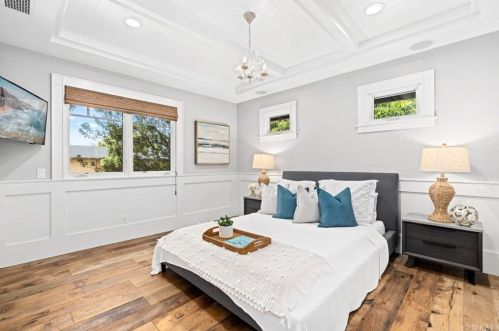 2050 Shipway Ln, Newport Beach CA  92660-4336 exterior