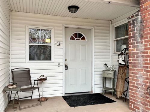 11 Highland Rd, Windsor Locks, CT 06096-1210