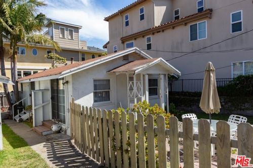 360 Harloe Ave, Pismo Beach, CA 93449-2210
