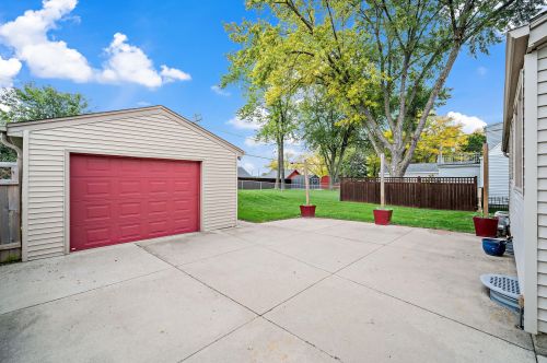 2439 Alvina Ave, Milwaukee WI 53221-4957 exterior