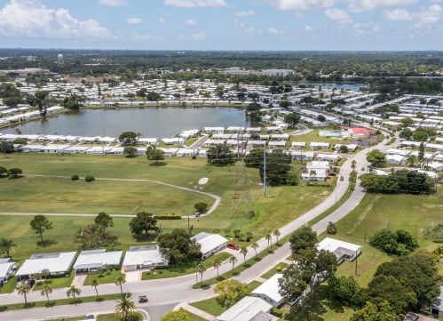 4063 Mainlands Blvd, Pinellas Park FL  33782-3925 exterior