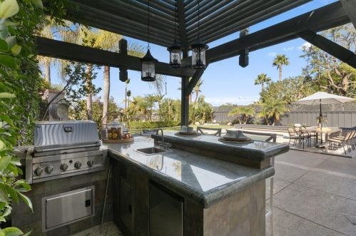 4710 Plummer Ct, San Diego CA  92130-1338 exterior