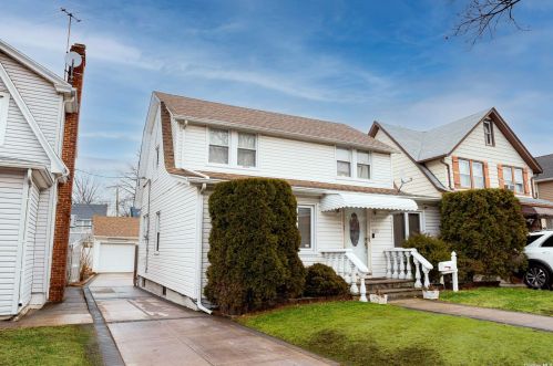 94-35 215th Pl, Jamaica, NY 11428-1818