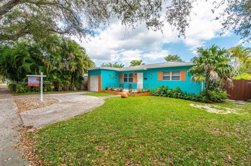 805 26th Ave, Hollywood FL  33020-5704 exterior