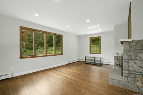 155 Wood St, Mahopac NY  10541-5111 exterior
