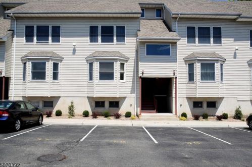 101 Royal Ave, Paterson NJ  07506-1830 exterior