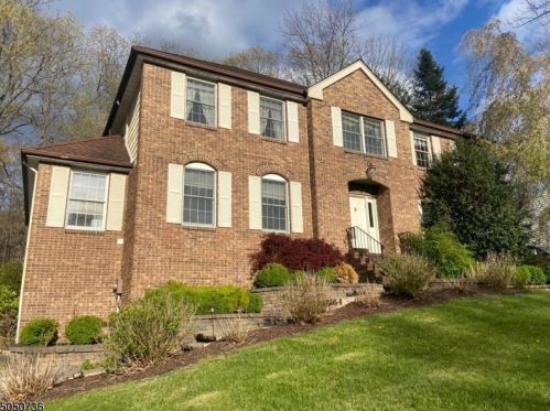 8 Northridge Way, Warren, NJ 07059-5332