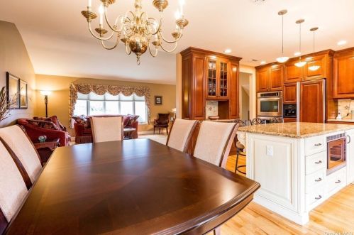 34 Flower Ln, Muttontown NY  11753-2312 exterior