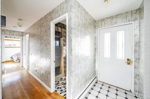 228 Grn Mnr Ter, Windsor Locks CT 06096-2737 exterior