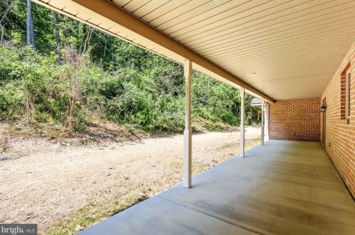 786 Arbor Dr, Red Lion PA  17356-8611 exterior