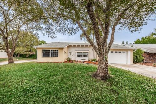12311 Cobblestone Dr, Port Richey, FL 34667-2322