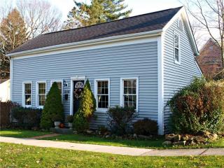 8220 Center St, Nelson, OH 44231-1204