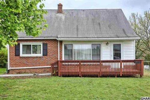 2751 Spring Rd, Carlisle PA  17013-8728 exterior