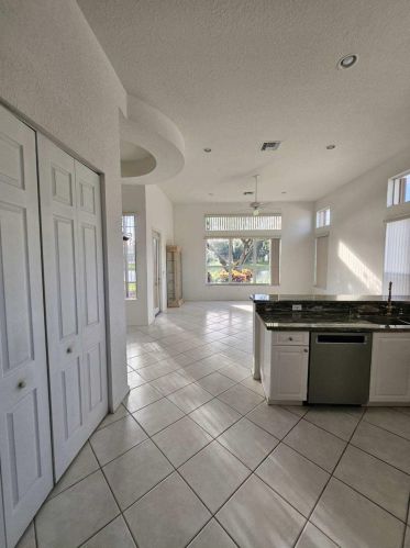 6830 Fiji Cir, Boynton Beach FL  33437-7022 exterior