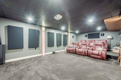 10 Chamber Plz, North Charleroi PA  15022-1601 exterior