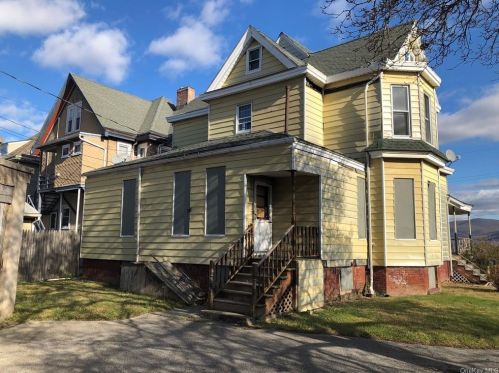 22 Bay View Ter, Newburgh, NY 12550-6003