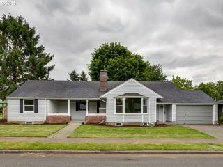 10364 Tillamook St, Portland, OR 97220-3760