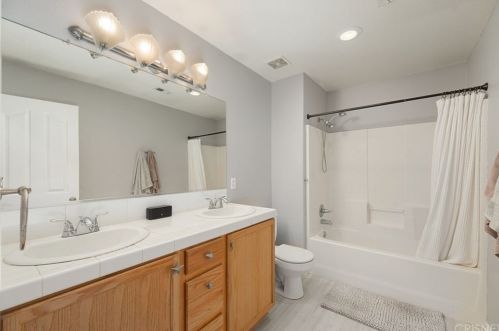 28030 Gibraltar Ln, Santa Clarita CA  91384-4548 exterior