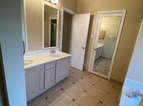 2805 Baze Rd, Euless TX  76039-7859 exterior