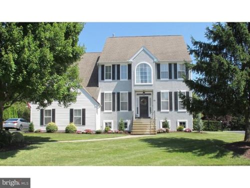 44 Emerson Dr, Riverton, NJ 08077-4084