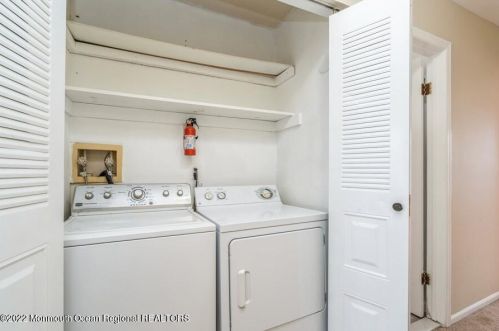 90 Rita Ln, Jackson Twp NJ  08527-2367 exterior