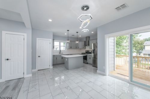 22 Harvard St, Nutley NJ  07110-3322 exterior