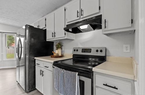 674 Prestige Blvd, Fayetteville, NC 28314-5292