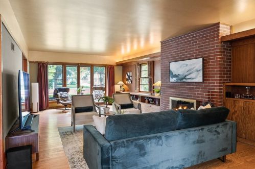 1003 Sylvan Ave, Milwaukee WI 53217-5355 exterior