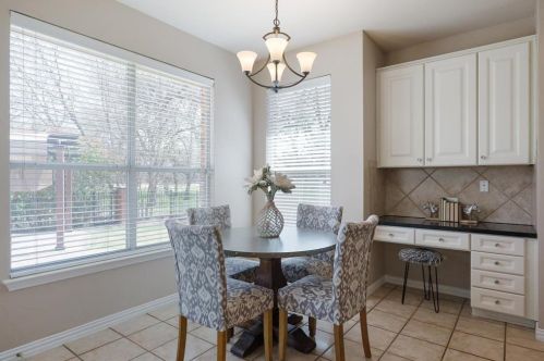 5216 Water Oak Dr, Lewisville TX  75028-1099 exterior