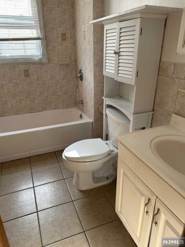 81 Paterson Ave, Paterson NJ 07522-1435 exterior