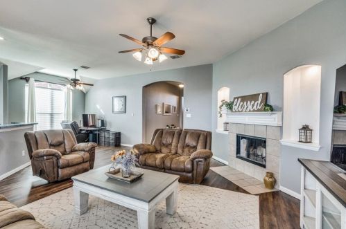 109 Toma Hawk Dr, Greenville TX 75402-2802 exterior