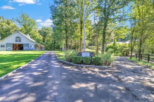 75 Honeysuckle Hill Ln, Bridgeport CT  06612-1145 exterior