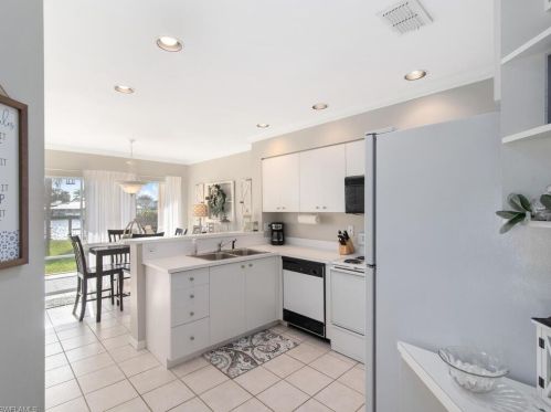 140 Eveningstar Cay, Naples FL  34114-9611 exterior