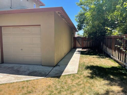 6736 Bruins Ct, Winton CA  95388-9671 exterior