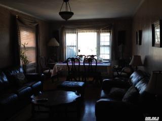 24 Jefferson Ave, Rockville Centre NY  11570-4440 exterior