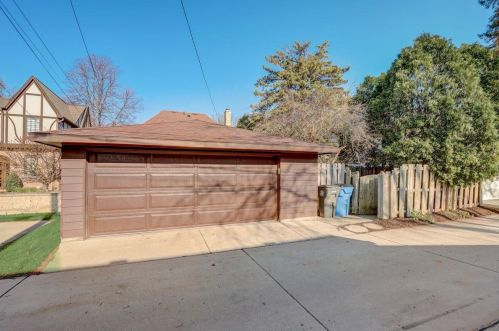 5347 Berkeley Blvd, Milwaukee WI 53217-5138 exterior