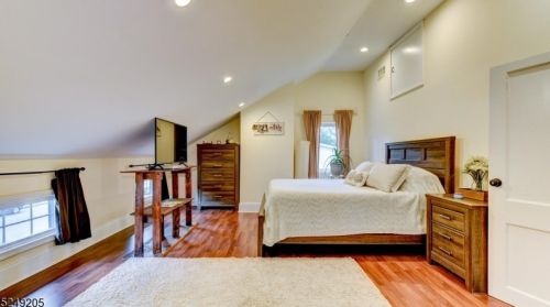 12 Hickory St, Cranford NJ  07016-3045 exterior