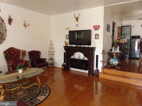 14833 Winding Loop, Woodbridge VA  exterior