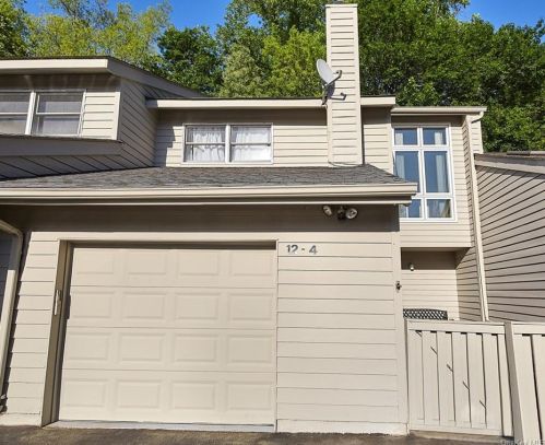 12 Brooke Club Dr, Crotonville, NY 10562-7815