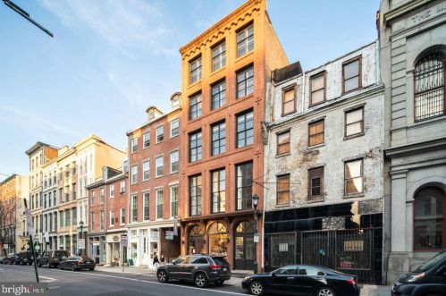 33 3rd St, Philadelphia PA  19106-4501 exterior