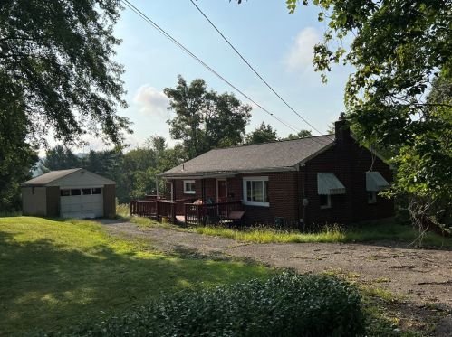 129 Johnson St, New Kensington, PA 15068-3440