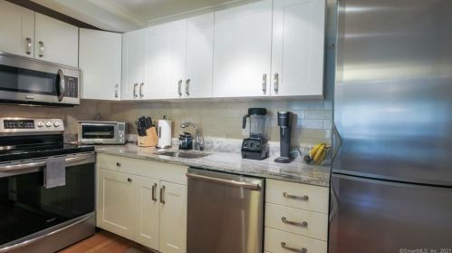 1 Valley Rd, Stamford, CT 06902-2837
