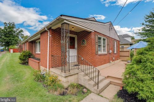 403 Central Ave, Souderton, PA 18964-1447