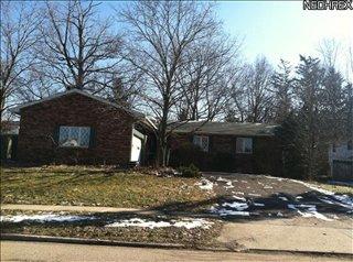 583 Helper Dr, Cleveland, OH 44146-2325
