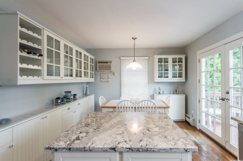 16 Martin Pl, Northport NY  11768-1224 exterior