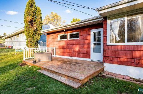 719 Ebony Ave, Duluth MN  55811-5043 exterior