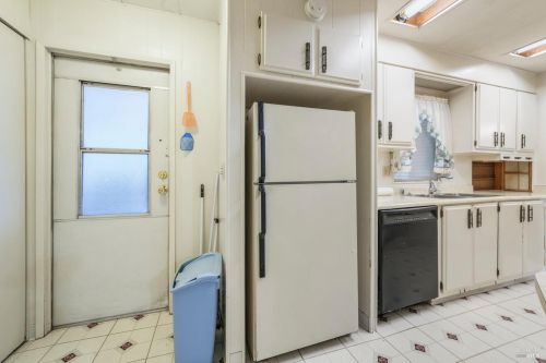 14 Bel Air Cir, Fairfield CA  94533-2811 exterior