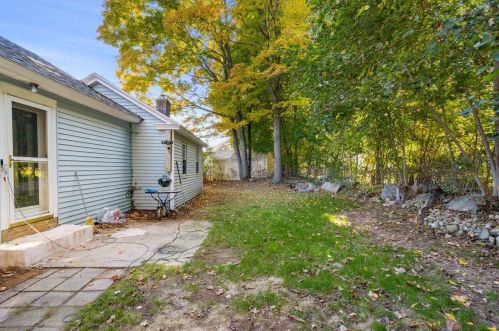 32 Border St, Amherst NH  03031-3056 exterior