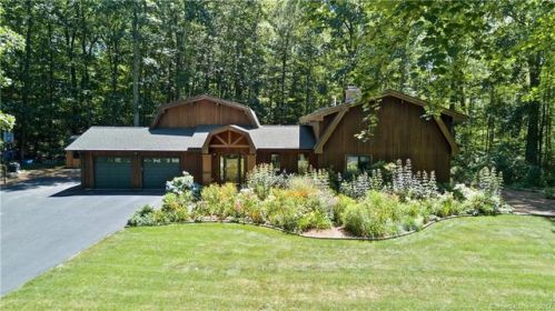11 Riverview Cir, East Hampton, CT 06447-1001