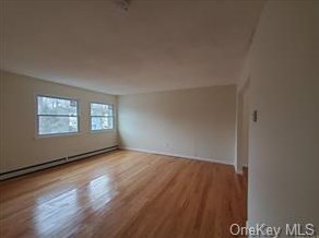 8 Sandburg Ct, Middletown NY  10941-1813 exterior